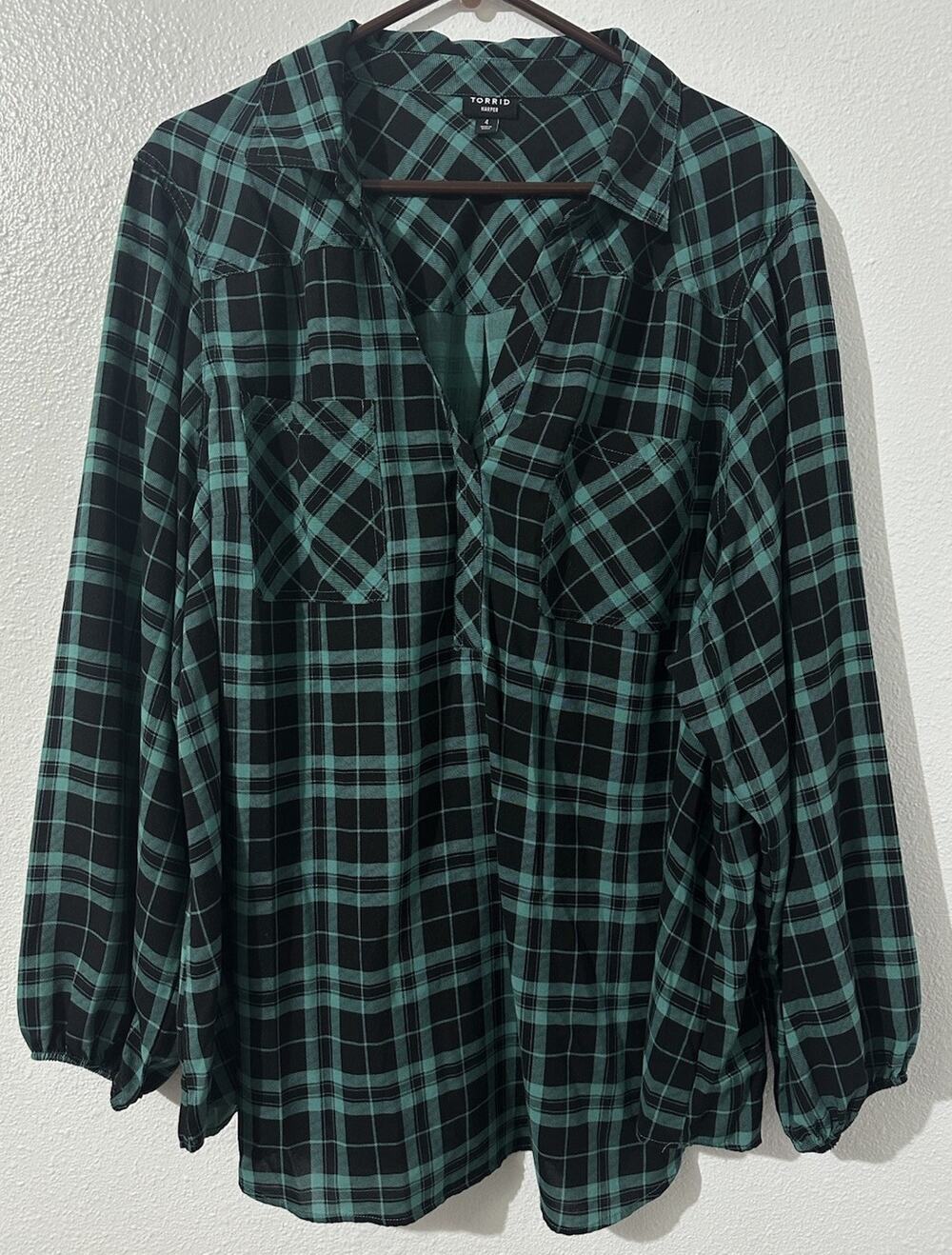 Torrid Harper Womens Size 4 Green Plaid Long Sleeve Blouse Work Pockets